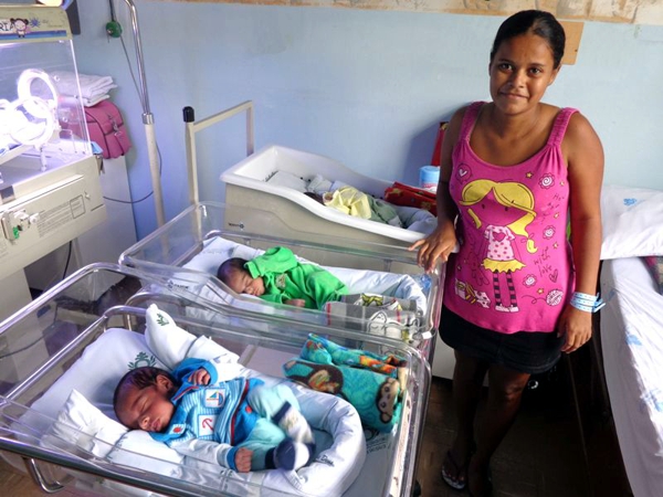 ENTÃO, É NATAL... Trigêmeos nascem a caminho do Hospital São João de Deus e passam bem - Família pede ajuda de toda a comunidade trigemeos-2