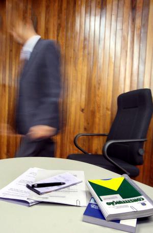 Um ano após posse, 107 prefeitos têm mandato cassado prefeitocassado.nelson_jr.asics_.tse_