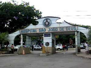 Fornecedores/Credores do HSJD, em desespero para receber tentam penetrar em entrevista coletiva ortopedistas300