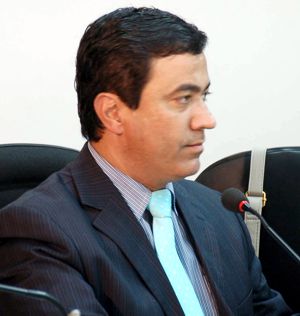 REDUÇÃO DE SALÁRIOS: Prefeitura de Divinópolis não espera acórdão do STF e reduz supersalários de servidores marajás, já nesta sexta-feira (31) betomachado