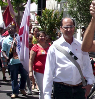 Darli afastado por licença médica, mas participando ativamente de passeata política do PT