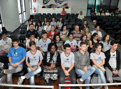 Alunos do CEFET-MG vibram com votação de projeto que melhora segurança de acesso ao Campus de Divinópolis estudantes-400
