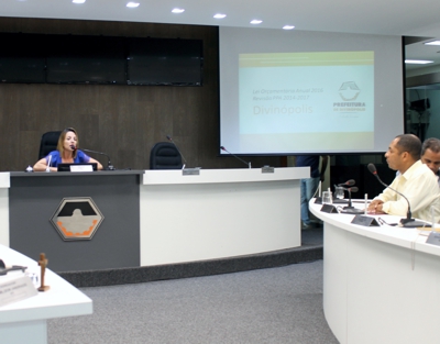 Orçamento de Divinópolis para 2016, de R$ 641 milhões é apresentado em Audiência Pública, vazia Orçamento