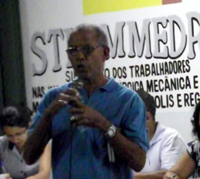 Professores do município de Divinópolis querem a destituição da presidente do SINTEMMD, “Basta Cida o SIMTEMMD não é seu” Madeira