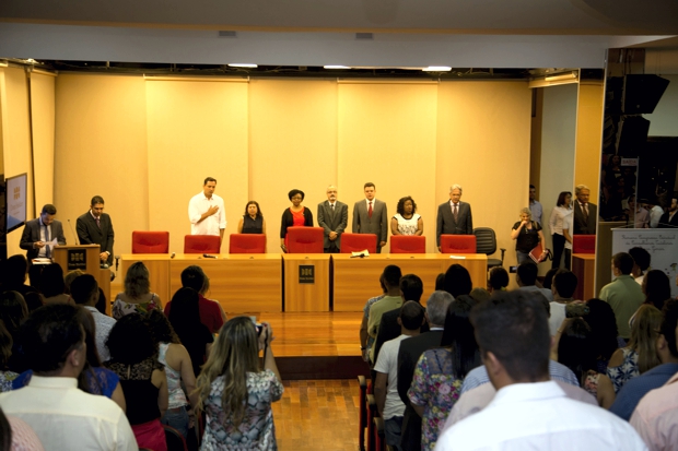Secretários de Estado participam da entrega de 38 veículos para conselhos tutelares, com verba do governo federal de R$ 2,5 milhões VEICULOS