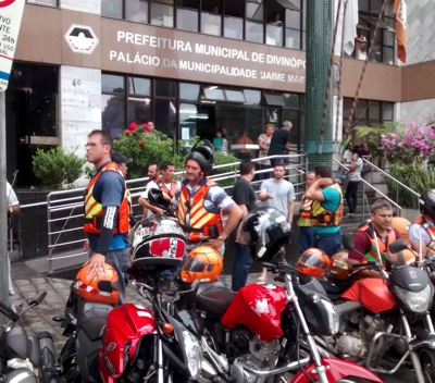 DA SÉRIE DESGASTES DESNECESSÁRIOS DO PREFEITO: Prefeitura altera edital dos mototaxistas motoqueiro