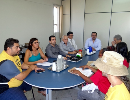 GREVE SERVIDORES DIVINOPOLIS: governo recua e apresentará contraproposta de reajuste salarial, que poderá ficar entre 6 e 8%, segundo fonte negociação