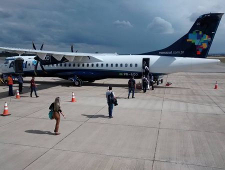 VOO DIVINÓPOLIS – SÃO PAULO – DIVINÓPOLIS: Azul não voa tão azul assim, com passagem a R$ 500 reais azul