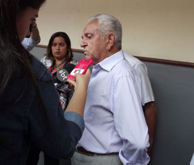 ELEIÇÕES 2016 – DIVINÓPOLIS: Galileu vota no Joaquim Nabuco. E se esquiva de falar sobre sua situação diante da Justiça AGALILEU