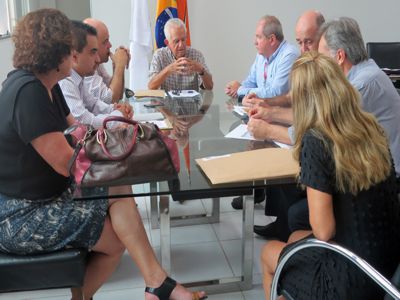 Prefeitura e Cohab podem fazer parceria para construção de casas populares COAHB