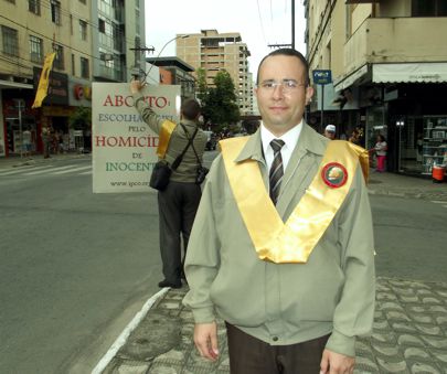 TRADIÇÃO FAMILIA E PROPRIEDADE – TFP, em Divinópolis protesta contra o aborto