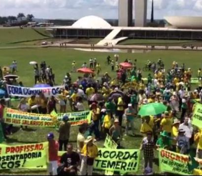 REINALDO AZEVEDO: população não adere pauta do “Fim do Mundo”