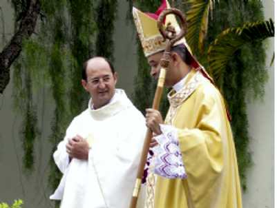 Monsenhor Francisco Cota de Divinópolis é nomeado pelo Papa Francisco para arquidiocese de Curitiba nomeação bispo auxiliar