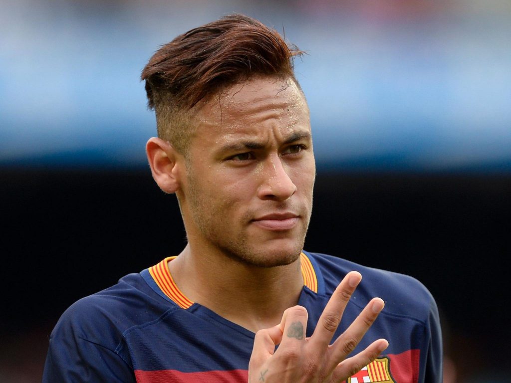 Neymar teria aceitado proposta do PSG e pode deixar Barcelona Neymar