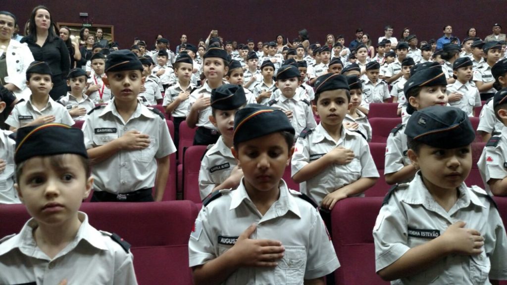 Estudantes do Colégio Militar Tiradentes em Divinópolis se formam em programas Ambiental e de Resistência às Drogas (PROGEA e PROERD) 649c2a91-b6f5-4e1b-be84-7db9abb51c48