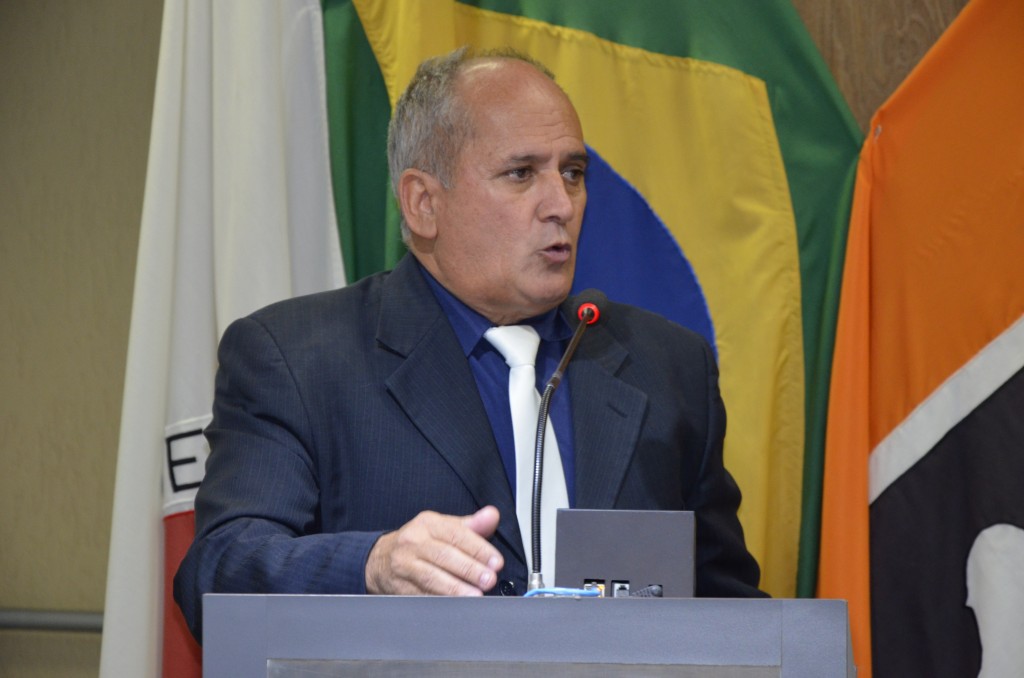 Vereador se convida para ir ao MP e denunciar que a Câmara de Divinópolis pagou R$ 8 milhões em salários, de forma irregular _DSC1361