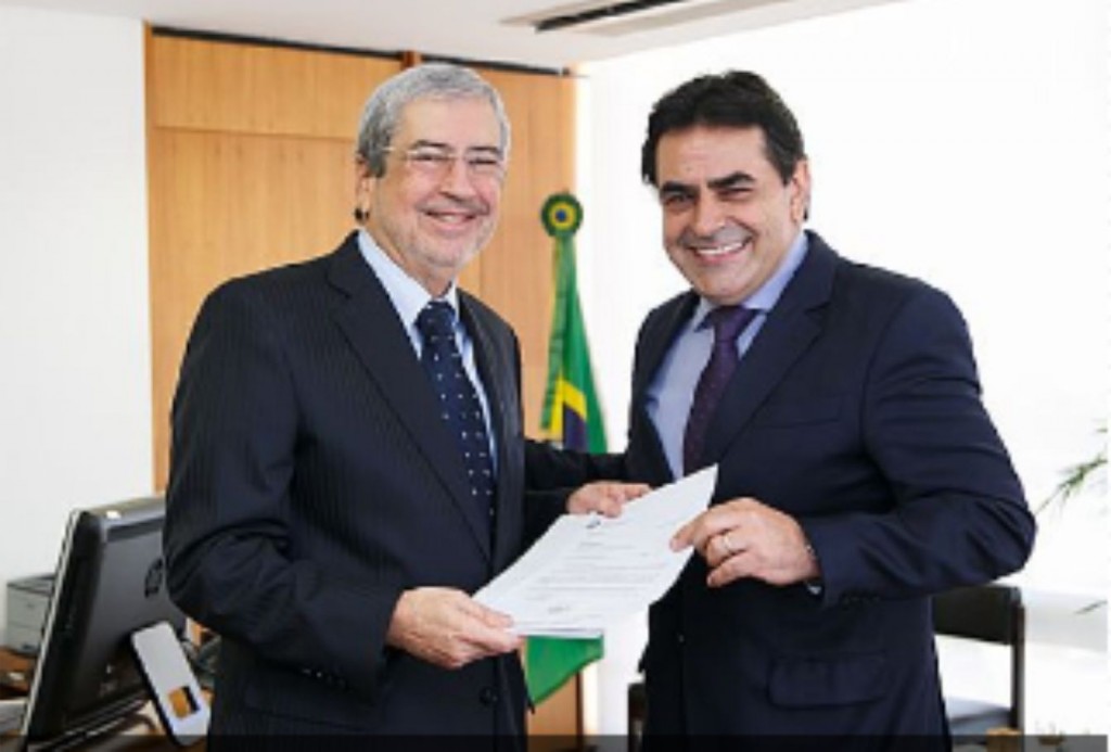 Por ação de Domingos Sávio, supermercados reconhecidos como atividade essencial podem abrir aos domingos e feriados sem necessidade de acordo trabalhista local Domingos