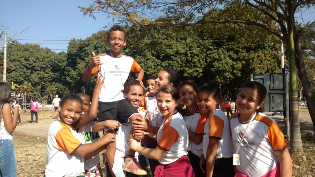 8º Festival de Atletismo reúne 370 alunos no Parque da Ilha FESTIVAL (3)