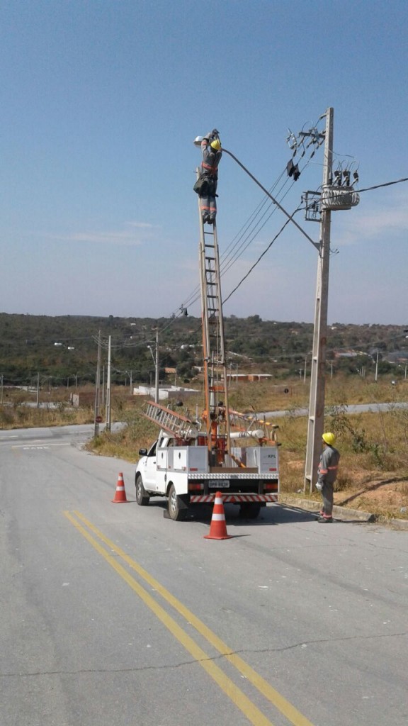 Prefeitura de Divinópolis substitui 200 lâmpadas no Lagoa Park. Será que foram de Led? Lampadas Led