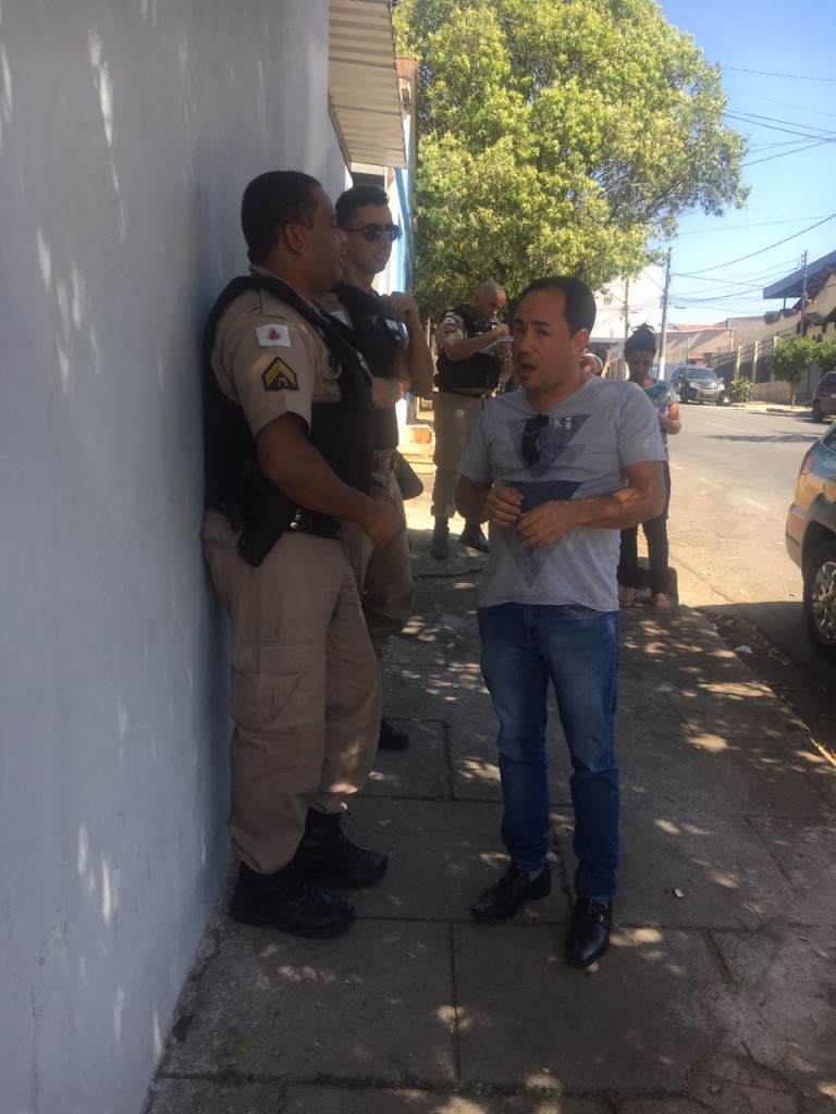 Estelionatário é preso em Divinópolis por derrame de cheques sem fundos; golpe do “chequinho” 3bb41a0f-a197-449e-93a7-bcb83665699c