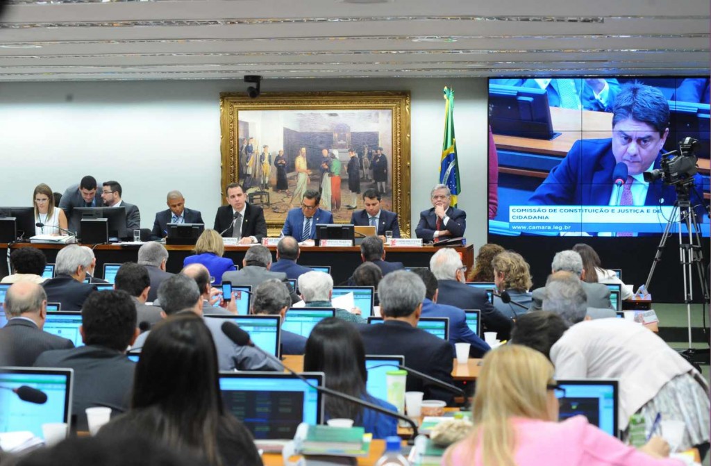 Deputados a favor de Temer somam R$ 330 milhões em emendas liberadas; Vários mineiros na lista CCJ