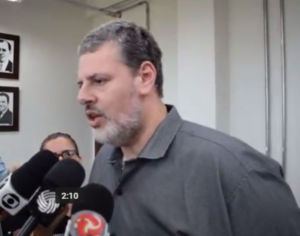 Secretário de Saúde após autorizar vereador noticiar fechamento da UPA, volta atrás, e em entrevista desdiz: UPA NÃO FECHA Rogerio entrevista