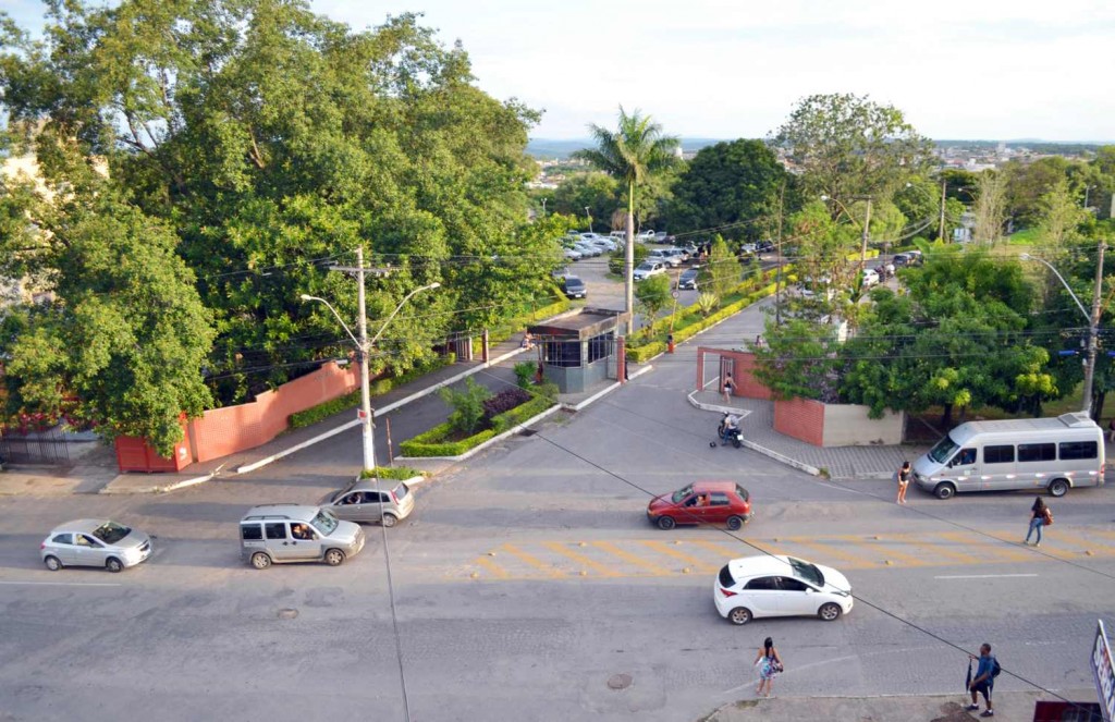 Professores da UEMG insatisfeitos com posicionamento da Reitoria e Governo do Estado realizam manifestação UEMG (8)