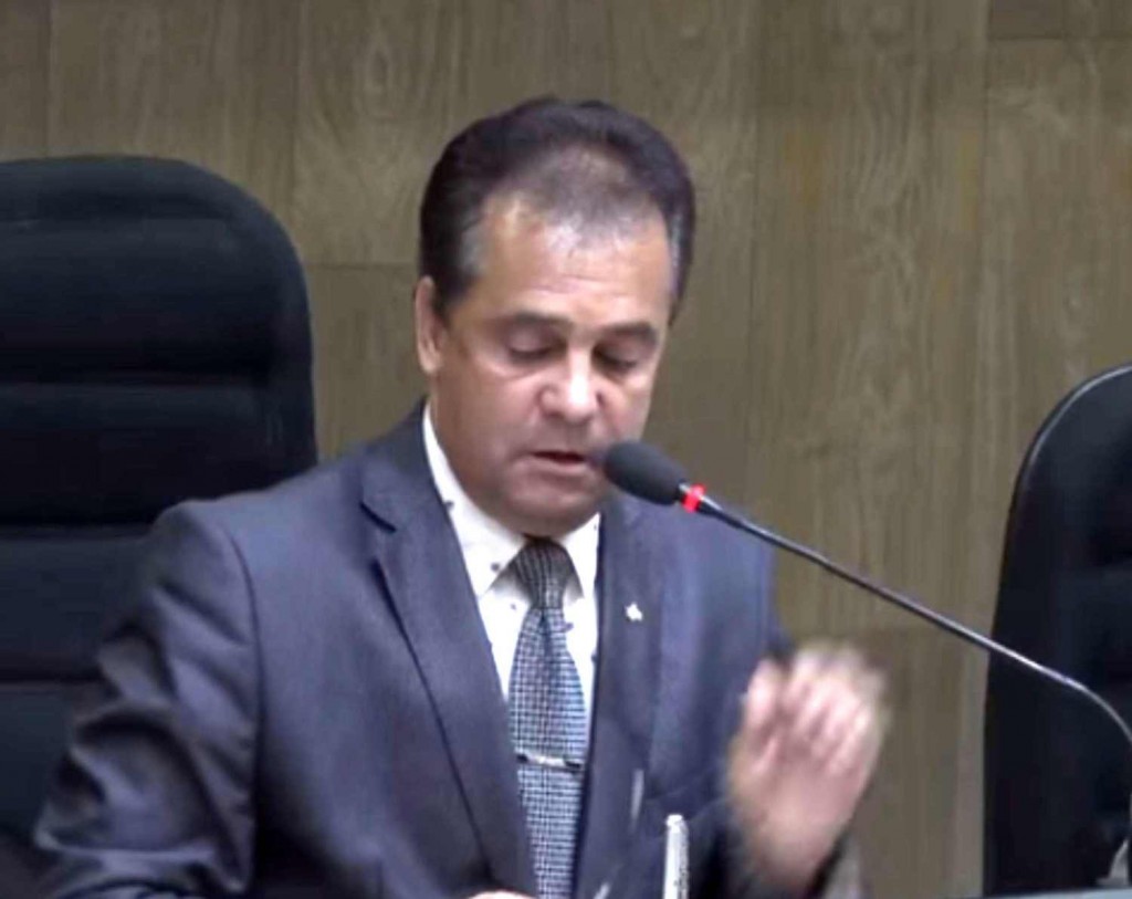 28 Projetos de Lei estão parados na Câmara de Divinópolis por falta de pareceres das Comissões; Presidente pode substituir componentes adair - pareceres