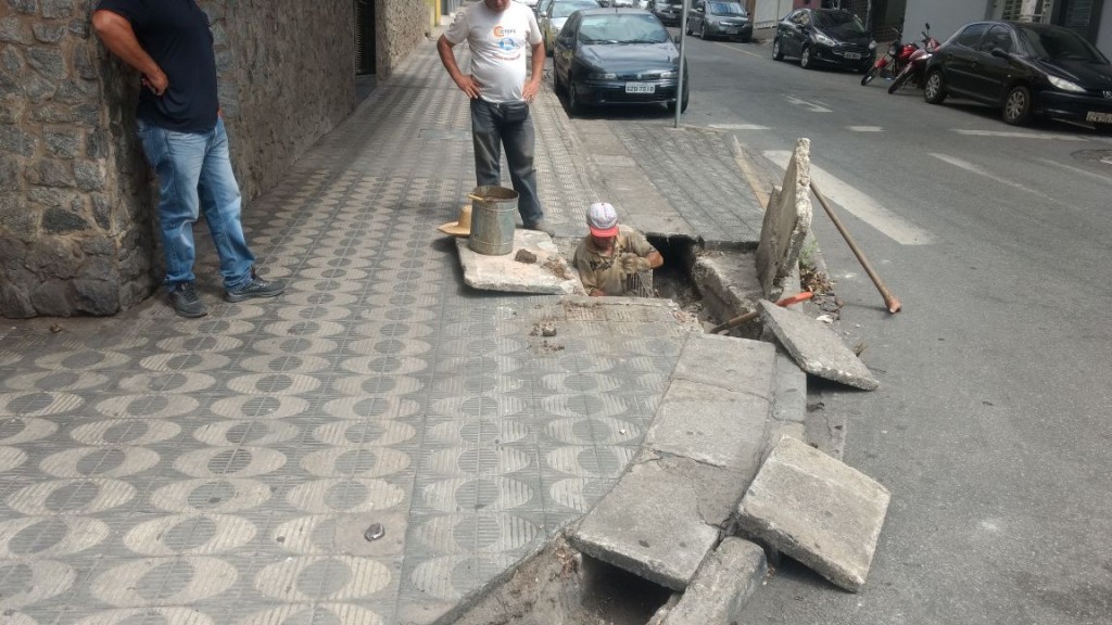 URGENTE: Prefeitura de Divinópolis realiza manutenção em bueiros, sarjetas, canaletas e grelhas 12 (1)