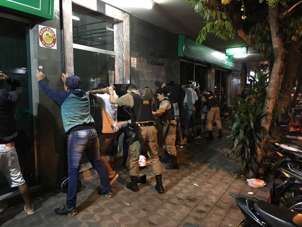 Divinópolis: OPERAÇÃO TOLERÂNCIA ZERO/LEI SECA em blitz na Savassinha, Ruas Pitangui e Itamarandiba, prende duas pessoas BLITZ