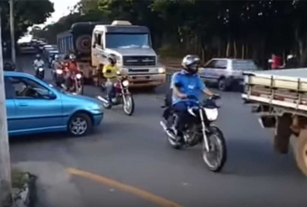 É da Usina de Projetos e não da Settrans mudanças catastróficas realizadas no Bairro Interlagos que já causaram três acidentes (veja vídeo) interlagos