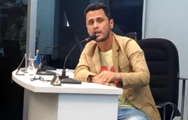 Vereador (Cleitinho) de Divinópolis conclama mineiros a não votarem em Aécio Neves Cleitinho Azevedo 2