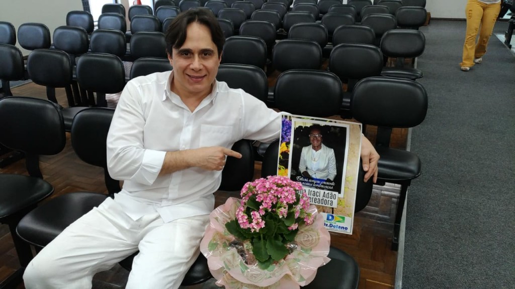 Iraci Adão é homenageada na Câmara dos Vereadores de Divinópolis Homenagem do Dr. Delano