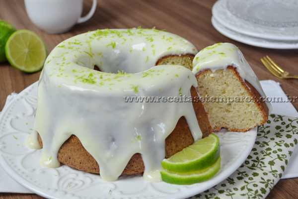 CENSURA: Uma receita prática e deliciosa de bolo de limão preparado no liquidificador Bolo de Limão