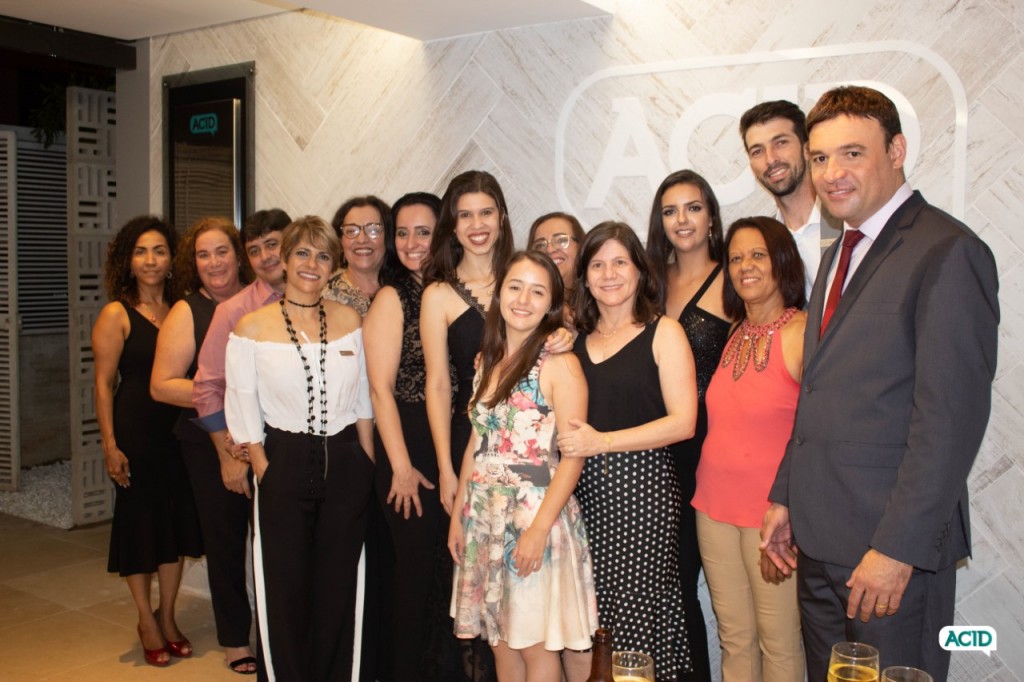 ACID ao inaugurar novo Centro Empresarial Júlio Cesar Pereira, entrega prêmio “Mulheres Além das Gerais” inauguração ACID