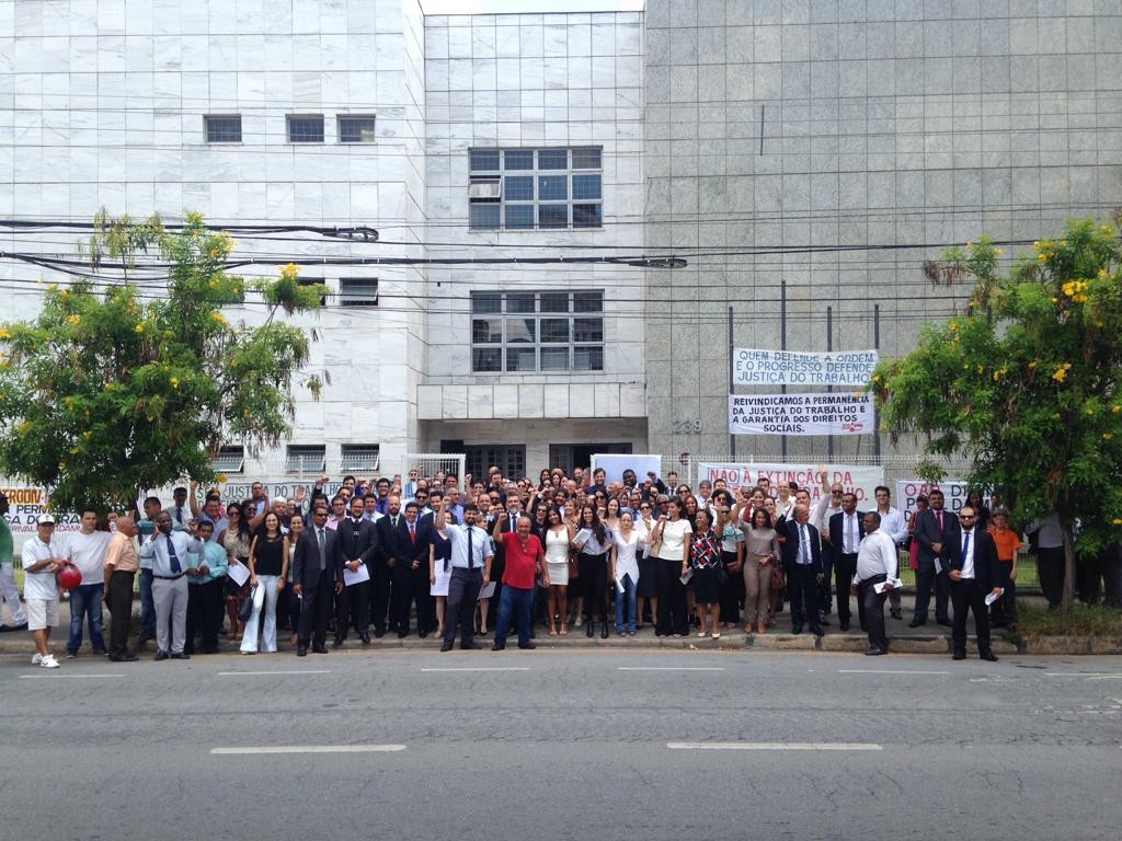 Divinópolis: OAB faz ato em defesa da Justiça do Trabalho OAB