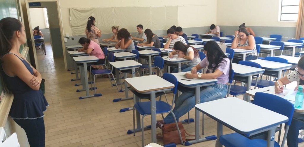 Menos da metade dos candidatos inscritos para vagas de estagiários na Prefeitura de Divinópolis comparecem para fazer provas capa 2