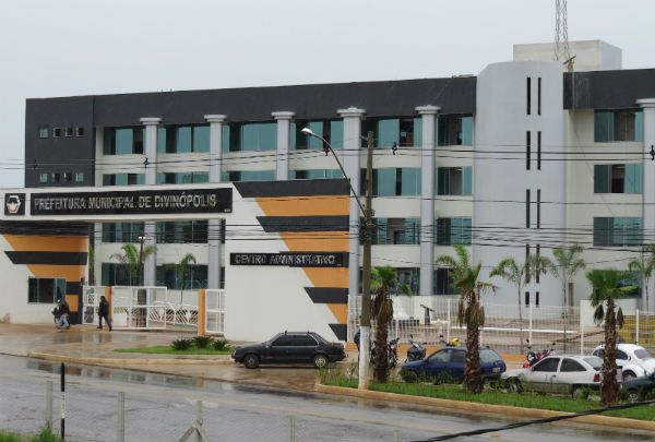 Para recompor quadros, prefeito de Divinópolis nomeia 32 concursados para diversos cargos