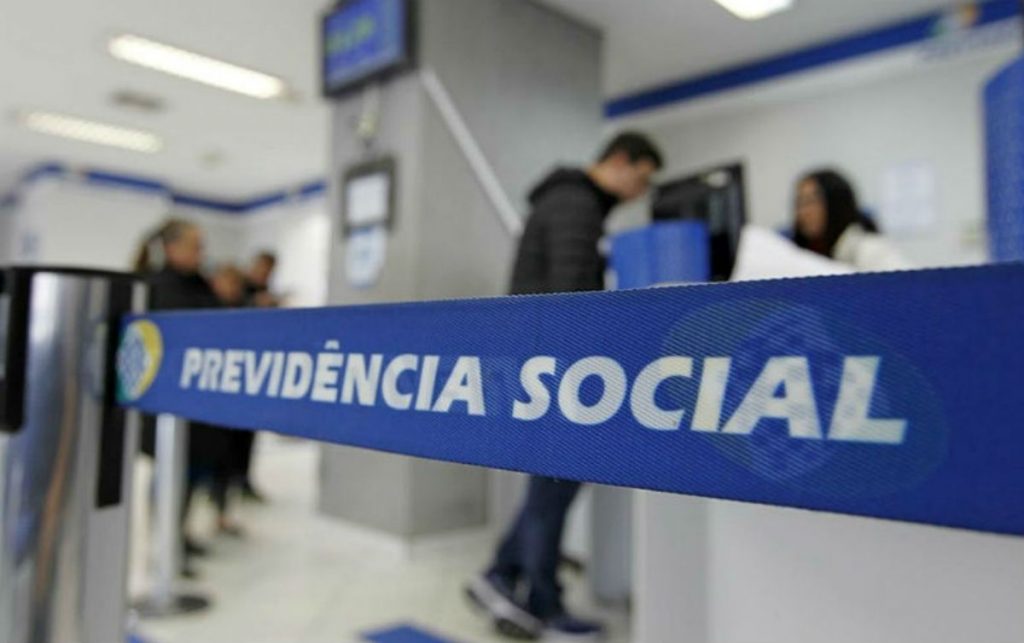 Governo suspende até setembro 'prova de vida' de aposentados 20200213-previdencia-caos
