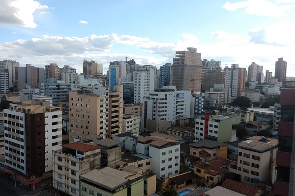 Boletim aponta mais 184 infecções e 791 novas notificações suspeitas para a Covid em Divinópolis Divinopolis - panoramica