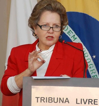 Heloisa Cerri (Avante) sinaliza ter jogado a toalha e pode não estar mais pré-candidata a prefeita de Divinópolis Heloisa cerri 2