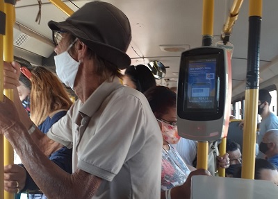 Prefeitura revoga decreto sobre número de passageiros transportados em pé nos ônibus; retrocede para 10 onibus 5