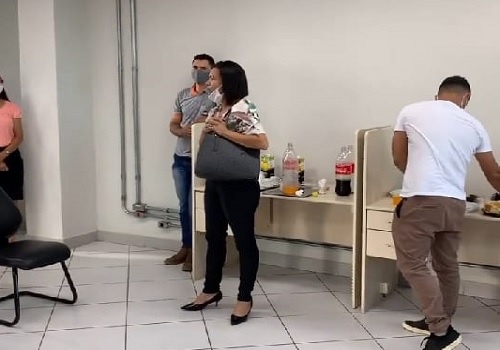 DIVINÓPOLIS: Prefeito eleito (Gleidson) e sua vice (Janete) constrangem servidores e prefeito que ainda estão no cargo