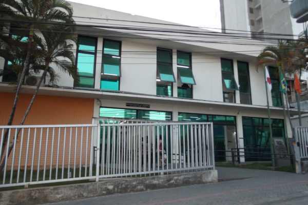 Câmara de Vereadores de Divinópolis com três casos de covid-19 é obrigada a fazer desinfecção do prédio Camara - 600 x 400