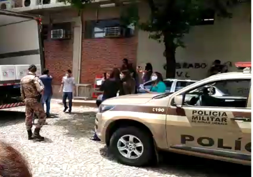 10.661 doses da CoronaVac chegam a SRS Divinópolis para distribuição em 53 cidades SRS - VACINA