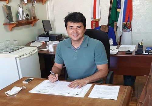 Prefeitura de Formiga envia para a Câmara Projeto de Lei que cria Auxílio Emergencial de R$ 900 reais Prefeito formiga
