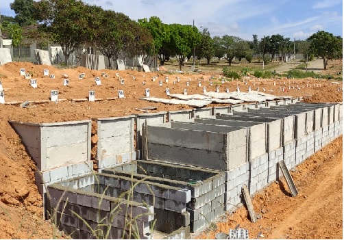 Divinópolis chega a 360 mortes com o registro de mais óbitos por covid-19 nesta segunda-feira (10) cemiterio divinopolis