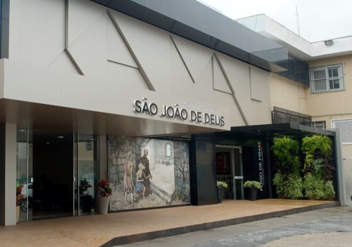 Em Divinópolis casal usuário de droga se descuida e bebê engole duas pedras de crack Hospital são joão de Deus