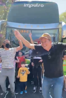 De Caldas Novas, o prefeito de Divinópolis e o presidente da Câmara zoam (veja vídeo) vereador que prometeu mar e “kabojolândia” no município Print Junior - Gleidson