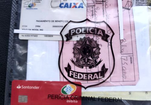 Divinópolis: PF cumpre mandado de busca e apreensão em casa de mulher que recebia benefício previdenciário do pai, já morto há seis anos pf